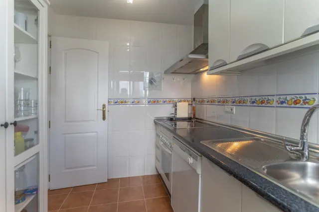 APARTAMENTO EN ALHAURIN GOLF CON TERRAZA CON BUENAS VISTAS, PARKING Y PISCINA Y JARDÍN COMUNITARIO — 11