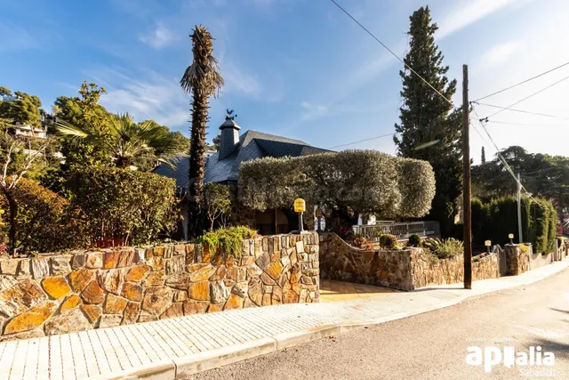 ESPECTACULAR CASA A CUATRO VIENTOS EN CASTELLAR DEL VALLÈS. - foto 5