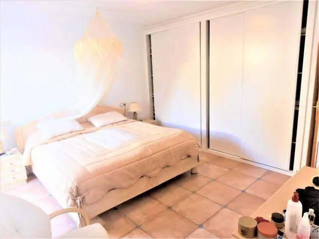 ESPECTACULAR CHALET CON 1.445M2 DE PARCELA EN LAS FILIPINAS VILLAMARTIN — 9