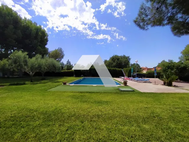 Chalet en venta — 8