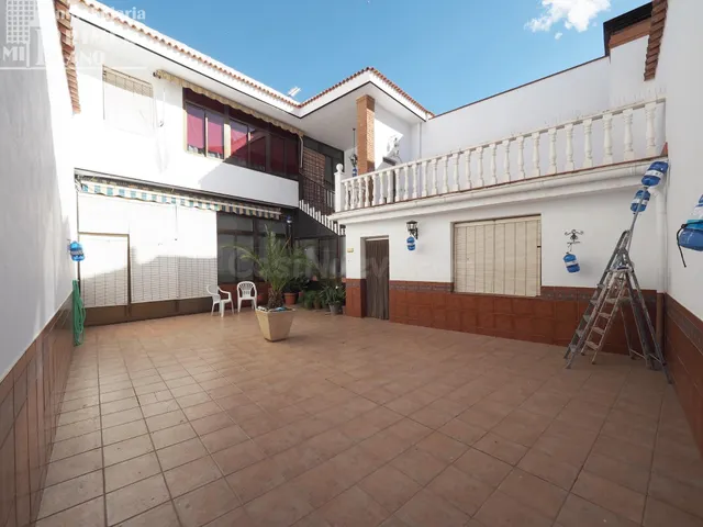 Exclusiva Casa de Dos Plantas en Tomelloso - Oportunidad Úni