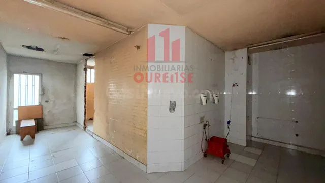 LOCAL COMERCIAL CON SALIDA A DOS CALLES - foto 5