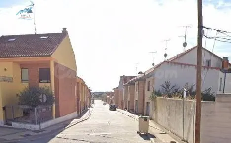 Venta casa adosada en Iscar (Valladolid)