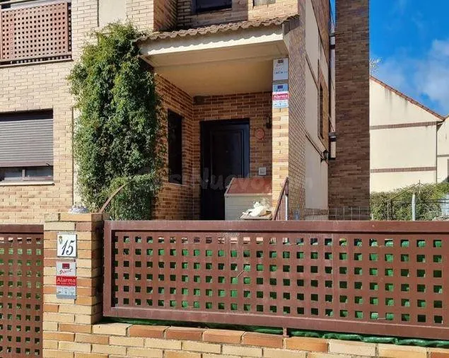 SE VENDE casa OKUPA en C Caceres 15 de Ventas de Retamosa ( - foto 2
