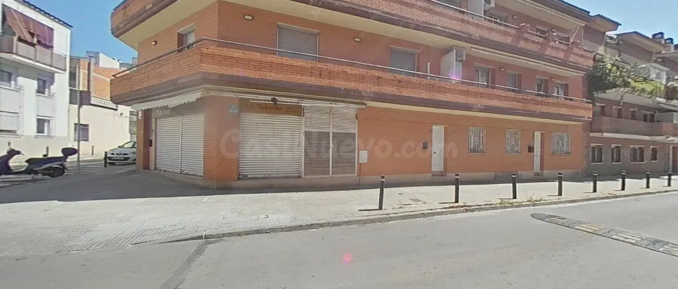 Local en venta en Calle de Margarida Xirgu