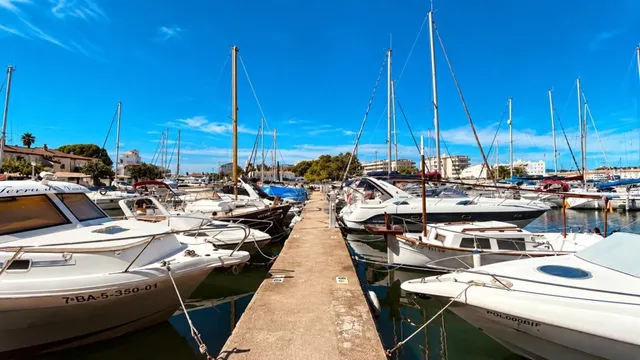 Casa de 3 dormitorios con amarre privado de 10 x 3,50 m, licencia turística y piscina comunitaria – Port Estrella, Santa Margarida, Roses — 28