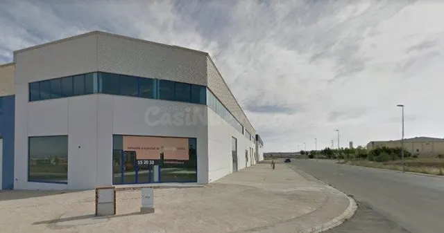 Se vende nave industrial en el Poligono Los Molinos - foto 3