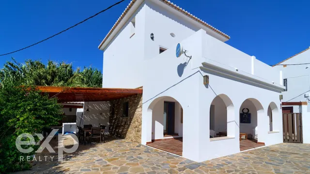 Casa mediterránea con carácter propio en Murla — 11