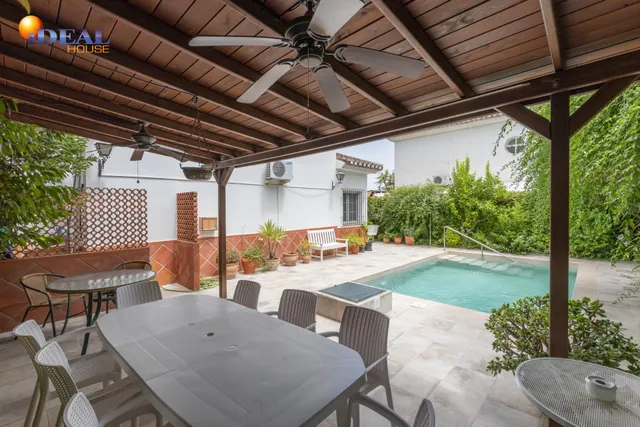 Chalet pareado con piscina, jardín y bonitas vistas a Granada en La Zubia — 8