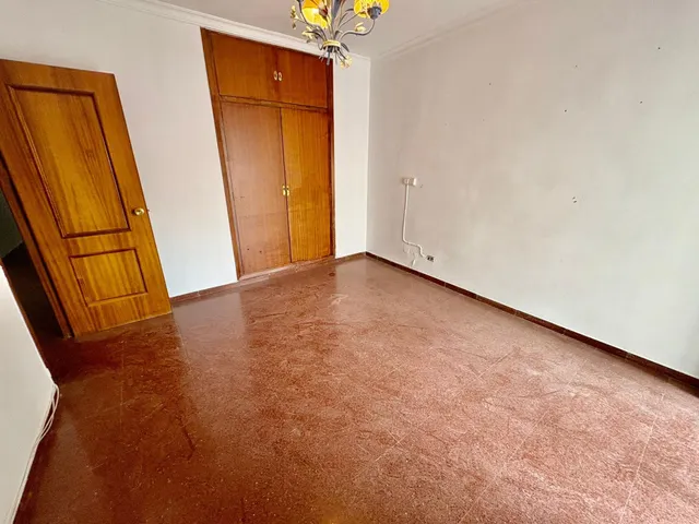PISO DE GRANDES DIMENSIONES — 14