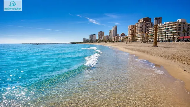 APARTAMENTO CON TERRAZA EN EL CORAZÓN DE EL CAMPELLO, JUNTO AL MAR — 25