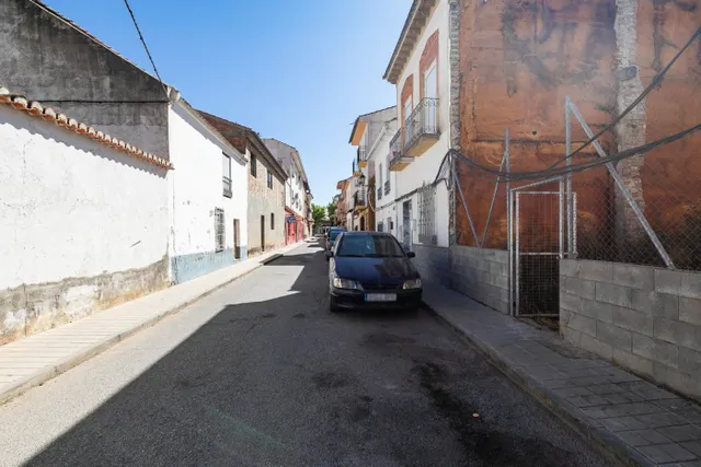 Solar Urbano en el centro de Fuente Vaqueros. — 4