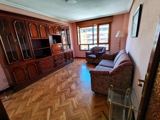 Piso exterior de 2 habitaciones con garaje y trastero en La  - foto 2