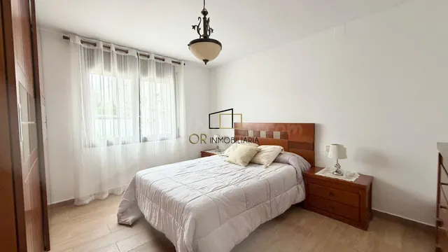 Casa adosada esquinera con jardín y gran terraza a 12 minuto - foto 5