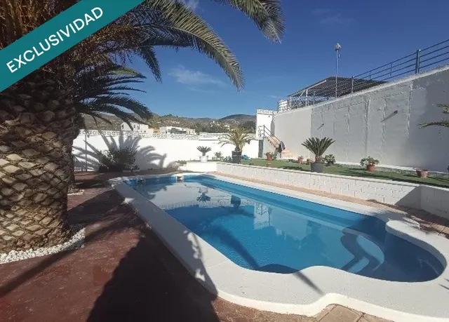 Exclusivo adosado con piscina y terraza — 34