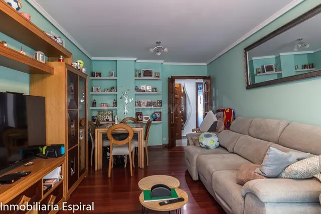 Amplio y Luminoso Piso en Ferrol - Zona Ultramar . - foto 4