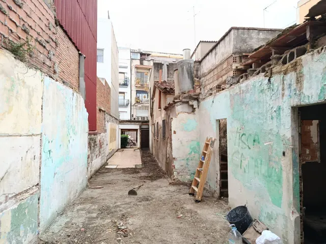 CASA PARA REHABILITAR EN EL CENTRO DE VILADECANS — 3
