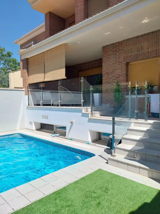 GRAN OCASION. SE VENDE ESPECTACULAR Y LUJOSO CHALET, EN ALTO - foto 4