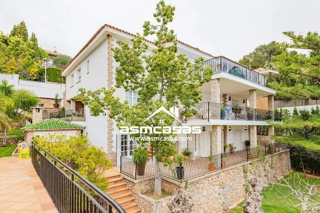 Villa muy espaciosa en una de las mejores urbanizaciones de  - foto 2