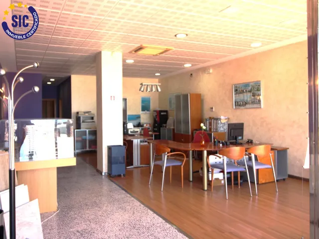 Local comercial actualmente oficina muy bonita en 1ª línea de la playa de Morro de Gos — 21