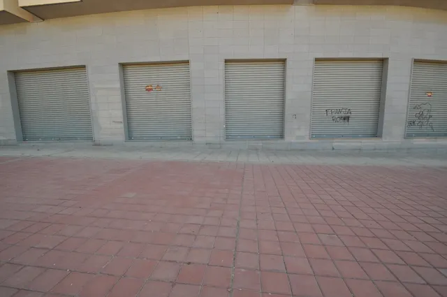 Local comercial 700m² en venta - Avenida de chapí — 4