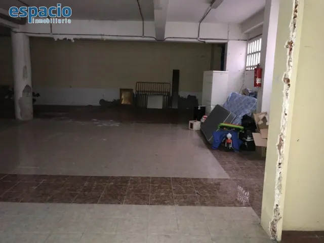 SE VENDE LOCAL ZONA CENTRO — 3