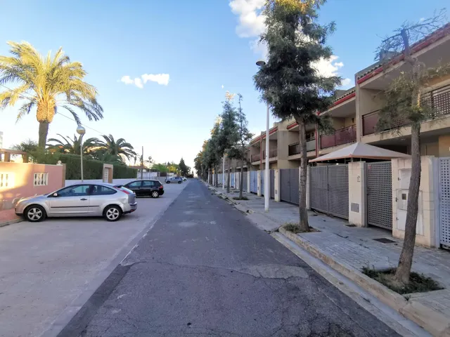 ¡ALQUILER EXCLUSIVO! CASA DÚPLEX EN ZONA RESIDENCIAL EN LA PLAYA DE MALVARROSA DE CORINTO, SAGUNTO! — 2