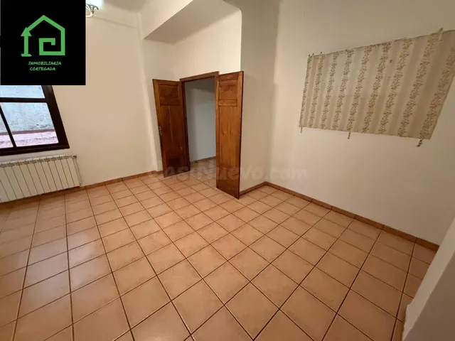 AMPLIO PISO EN PLENO CENTRO DE VILAGARCÍA DE AROUSA PARA REF