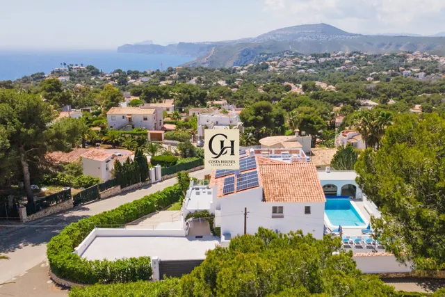 VILLA AMARA · VISTAS AL MAR Y LUZ MEDITERRANEA CERCA DE CALA