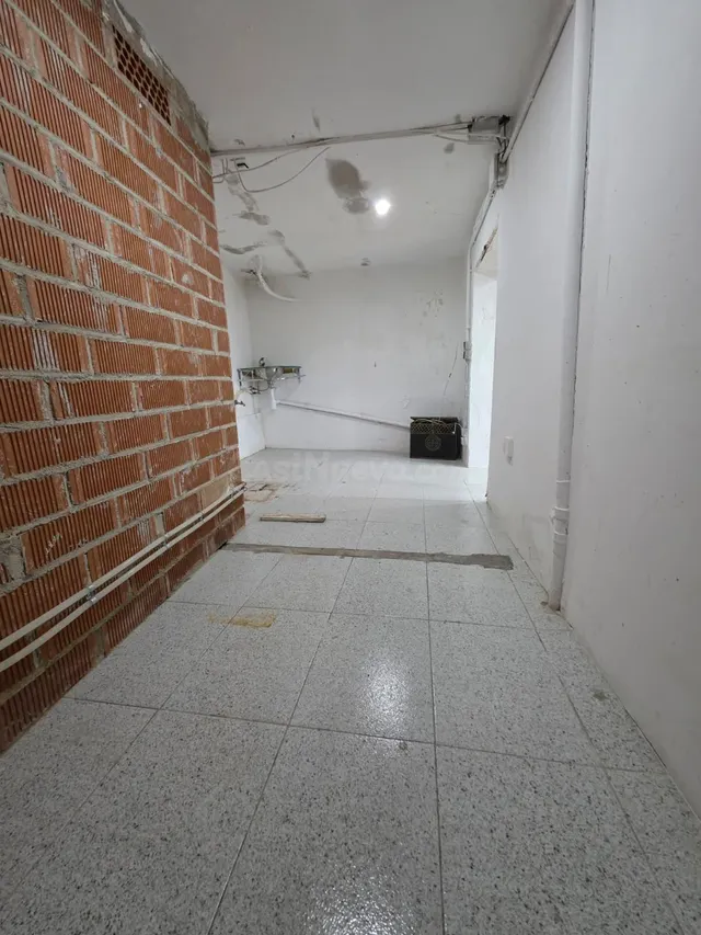 ALQUILER LOCAL COMERCIAL EN IGUALADA ZONA CENTRO - foto 4