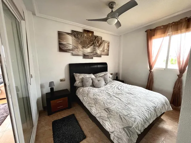 Villa independiente totalmente renovada con apartamento independiente y piscina en La Zenia!!! — 6