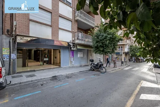 Local comercial en Pajaritos. — 2