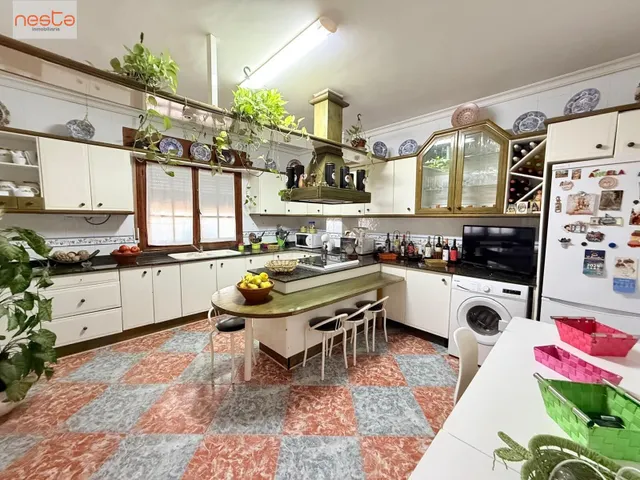 CHALET CON PARCELA, 4 DORM. + 2 BAÑOS CON JARDÍN Y 39 OLIVOS - foto 4