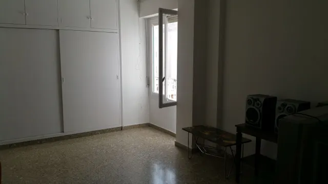 AMPLIA VVIENDA PARA REFORMAR CERCA DEL CENTRO — 5