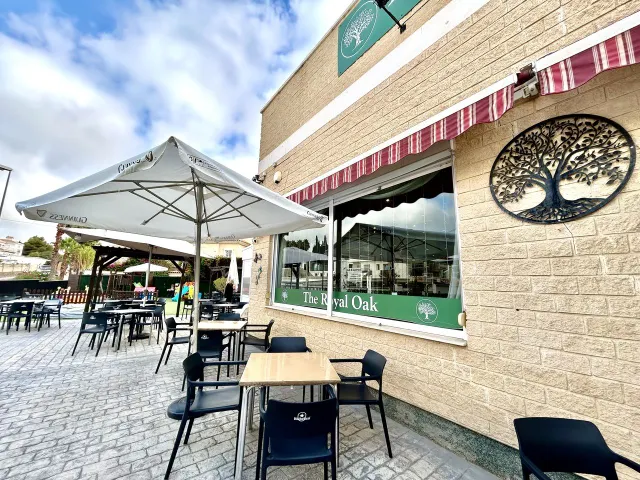 Local comercial 109m² en venta - Villamartin — 36