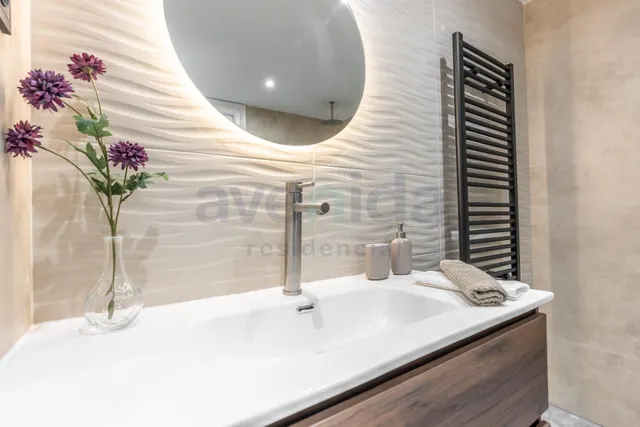 Elegante vivienda reformada de 3 dormitorios en Calle Bailén — 29