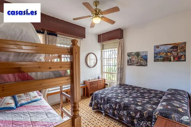 Gran casa con parcela y piscina en Cájar — 18