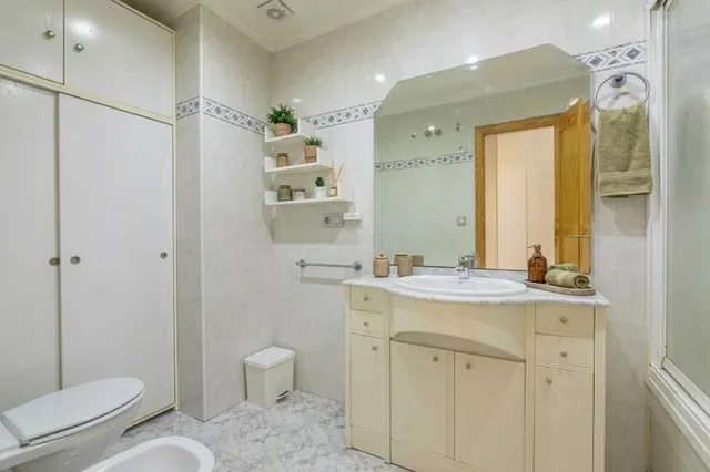 ASCENSOR, 3 habitaciones, 2 BAÑOS, PLAZA DE GARAJE Y TRASTERO Y BALCÓN — 12