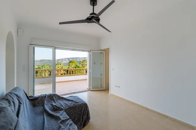 Villa 4 habitaciones 376m² en venta - Comunidad valenciana — 46