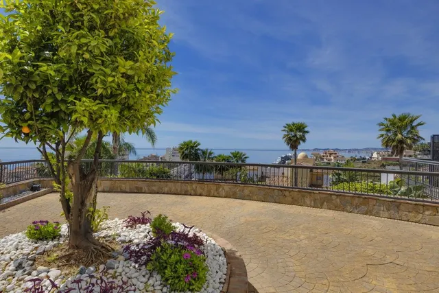 Recently Renovated 3 Bedroom Apartment in Torrequebrada — 25