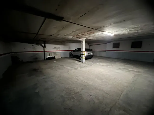 IDEAL INVERSORES. Se vende garaje con 16 plazas de coche alquiladas en la zona del Escorxador. — 7