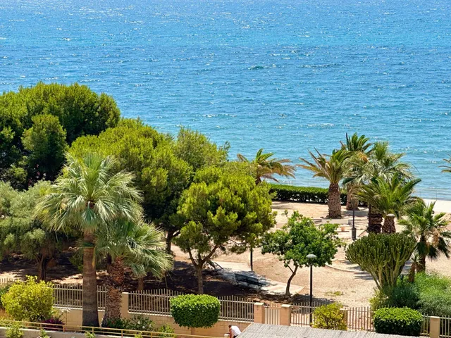 APARTAMENTO REFORMADO JUNTO AL MAR EN EL CAMPELLO, IDEAL PARA DESCANSO Y TELETRABAJO — 48
