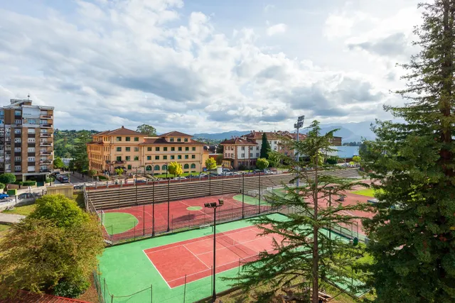 LUZ, CUATRO habitaciones ,TERRAZA Y TRASTERO EN UNA DE LAS MEJORES ZONAS DE OVIEDO — 17