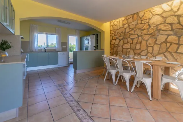 Magnifica villa de 347m2, situada a 1ª línea de mar — 10