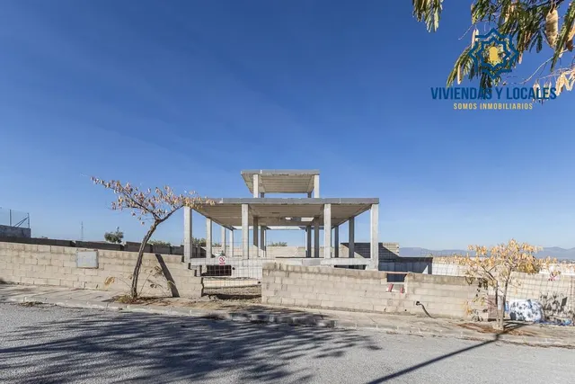 Parcela exclusiva con estructura de Chalet independiente y piscina en Urb. El Montecillo, Las Gabias — 3