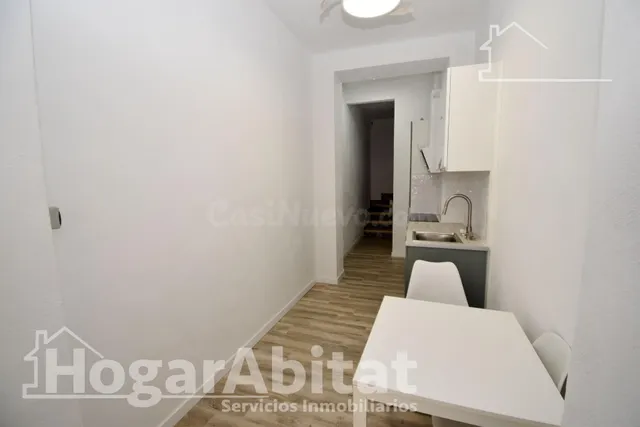 ¡UBICACIÓN EXCELENTE! CASA REFORMADA, ACOGEDORA Y LUMINOSA C - foto 4