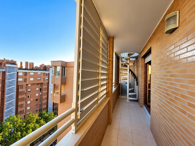 Espectacular dúplex tipo tríplex con solárium privado y vistas en actur — 25