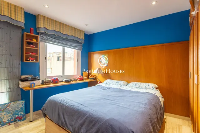 Amplia vivienda con ascensor, patio y terrazas — 27
