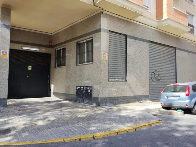 LOCAL para poner tu NEGOCIO o con posibilidad de CAMBIO DE USO. — 20