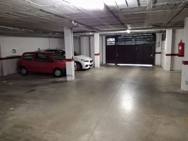 Parking en venta a Palau — 3